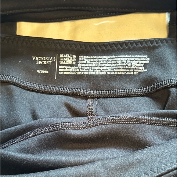 Victoria Secret Flow On Point Strappy Leggings nwot - Picture 5 of 5